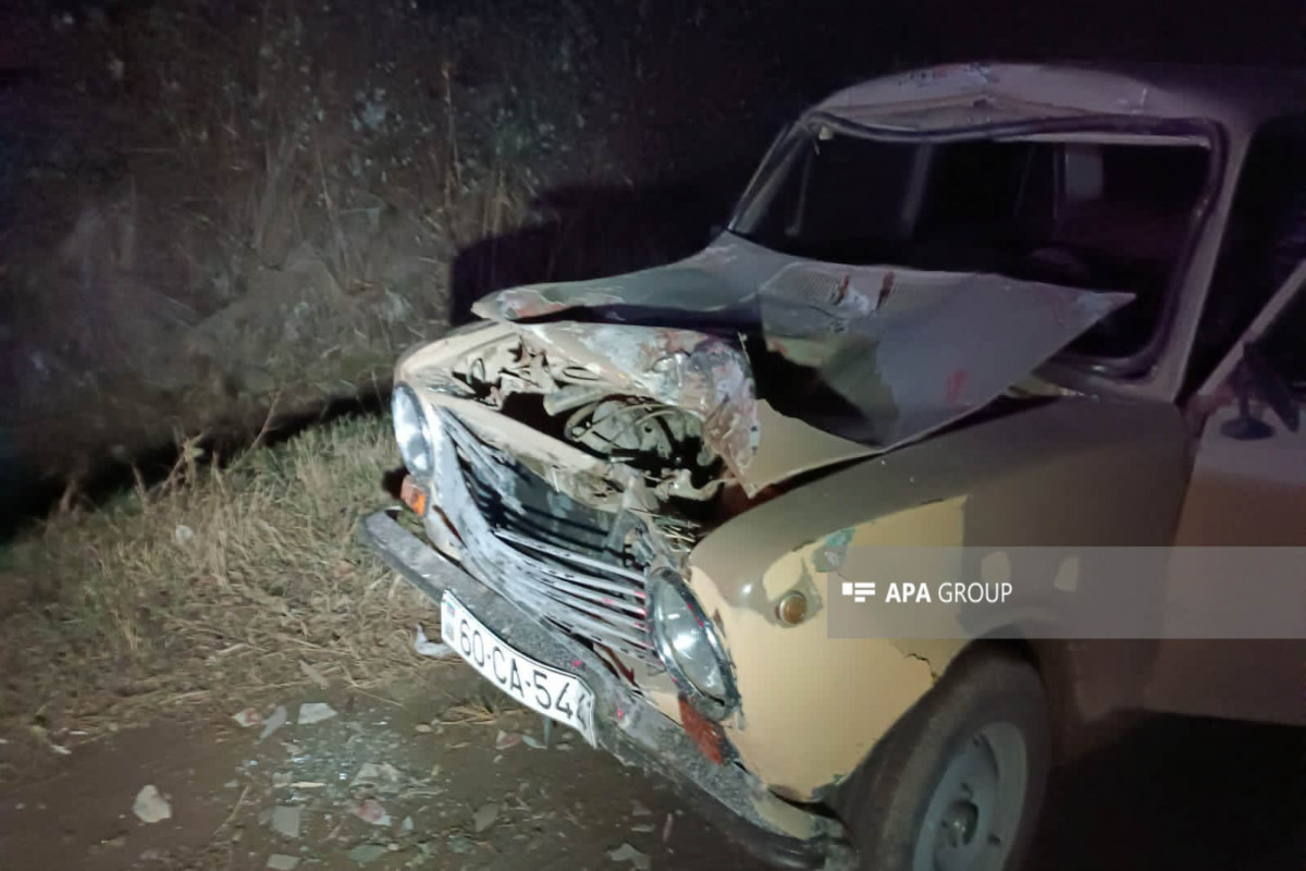 Tovuzda  "VAZ" "Azərişıq"ın yük maşınına çırpılıb, xəsarət alanlar var - FOTO 