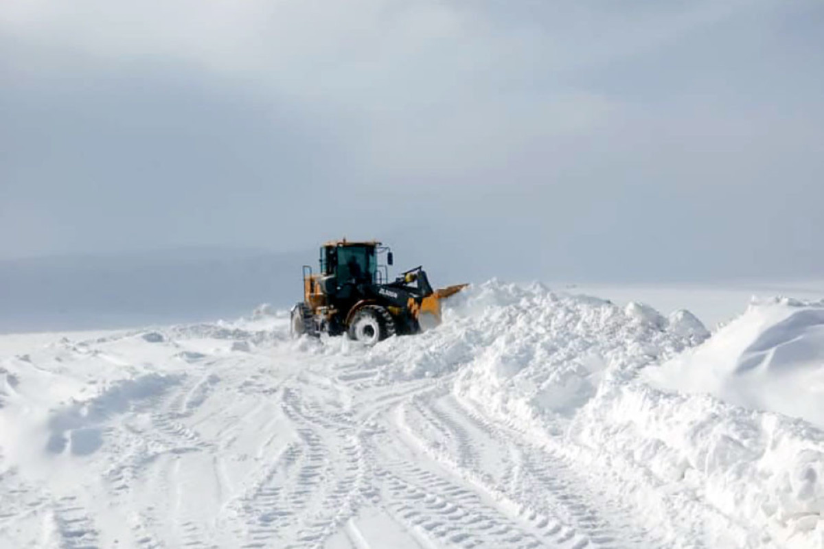 Минобороны: В январе в Кяльбаджарском, Лачинском и Дашкесанском районах от снега очищено до 3600 км дорог - <span class="red_color">ВИДЕО
