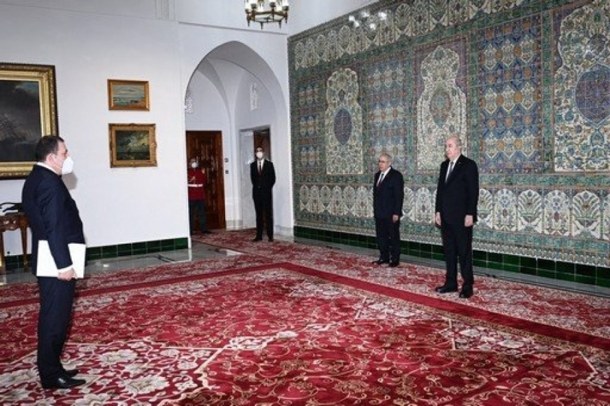 Посол Азербайджана вручил свои верительные грамоты Президенту Алжира