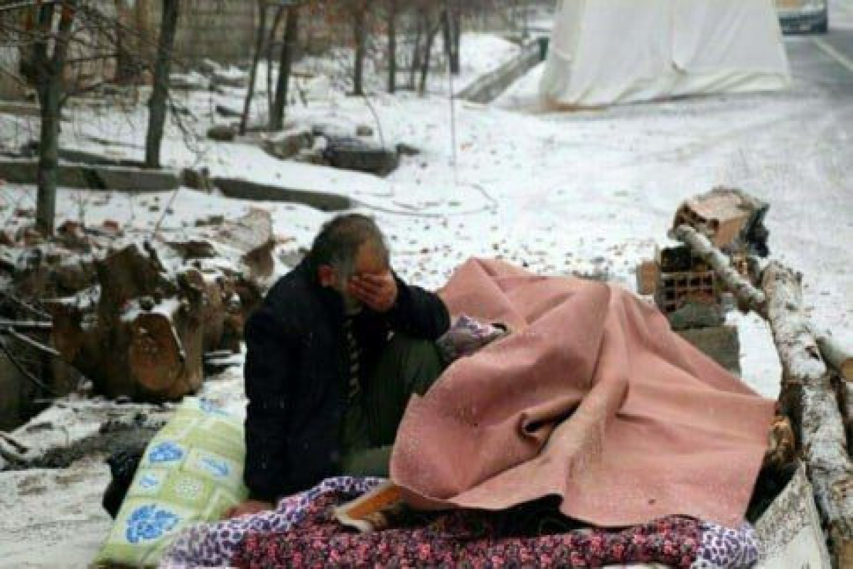 Иран не позволяет оказать помощь этническим азербайджанцам, пострадавшим от землетрясения в Хойе