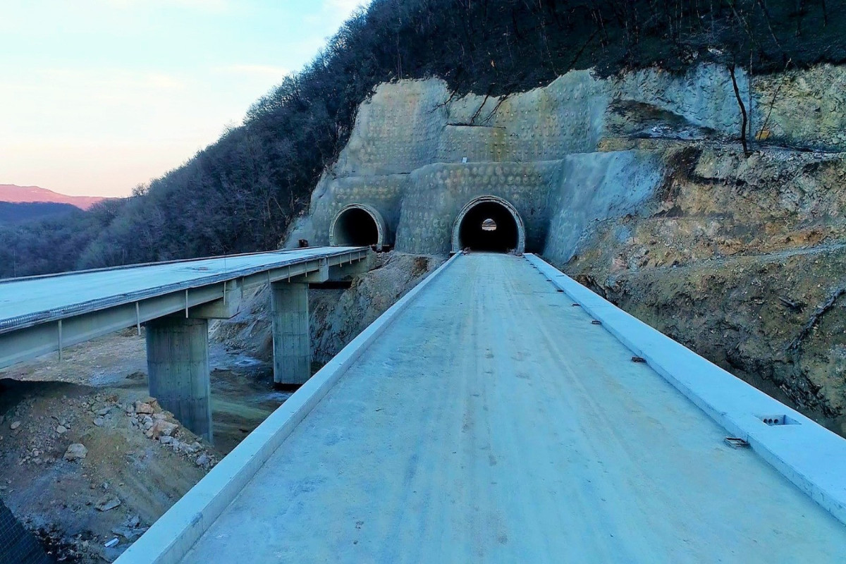 Əhmədbəyli-Füzuli-Şuşa yolunda 3 viaduk və 3 tunelin tikintisi üzrə əsas işlər yekunlaşıb