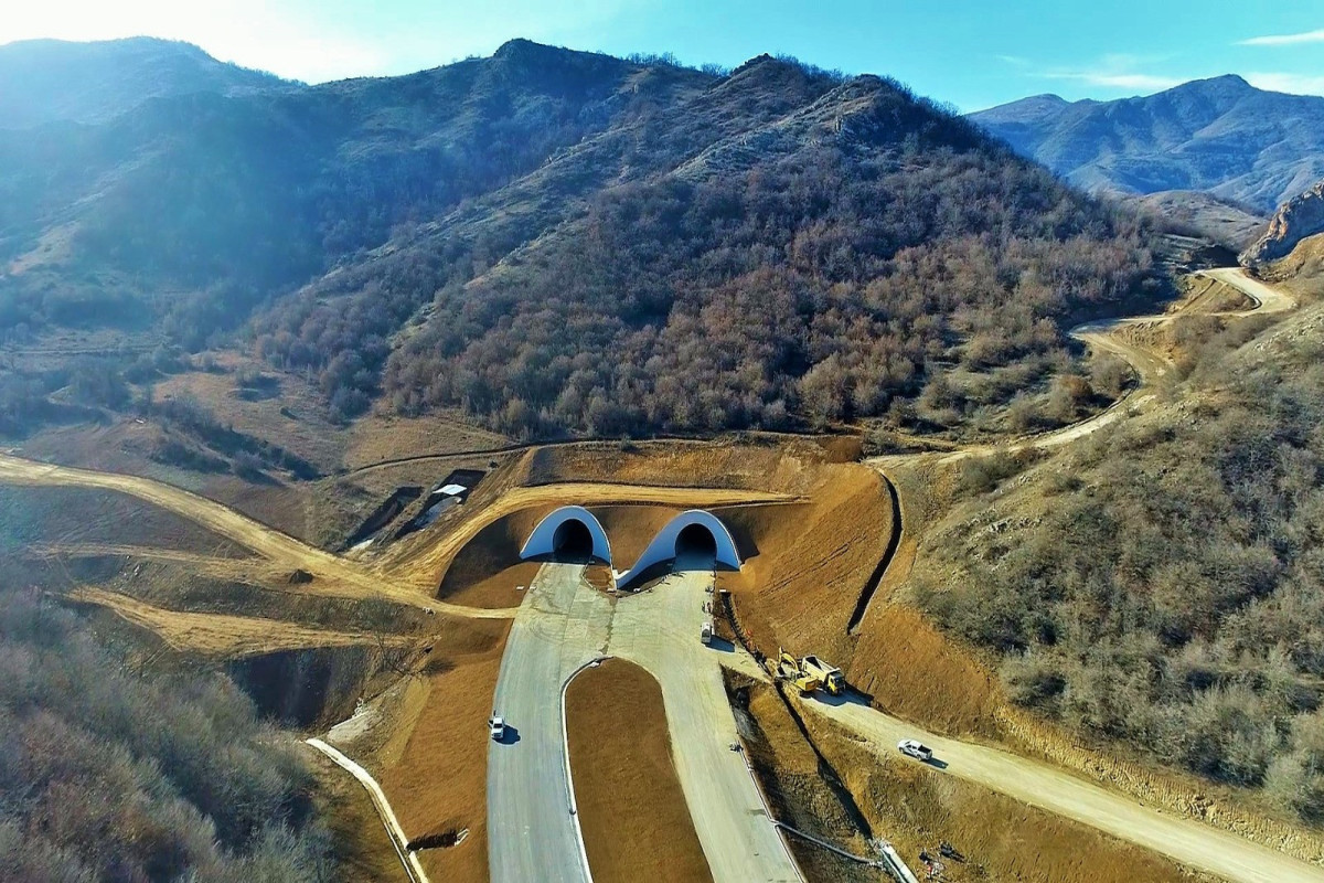 Main works on 3 viaducts and 3 tunnels are completed on Azerbaijan's Ahmedbeyli-Fuzuli-Shusha road