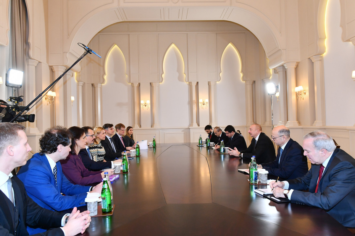 President Ilham Aliyev received delegation led by EU Commissioner-<span class="red_color">UPDATED