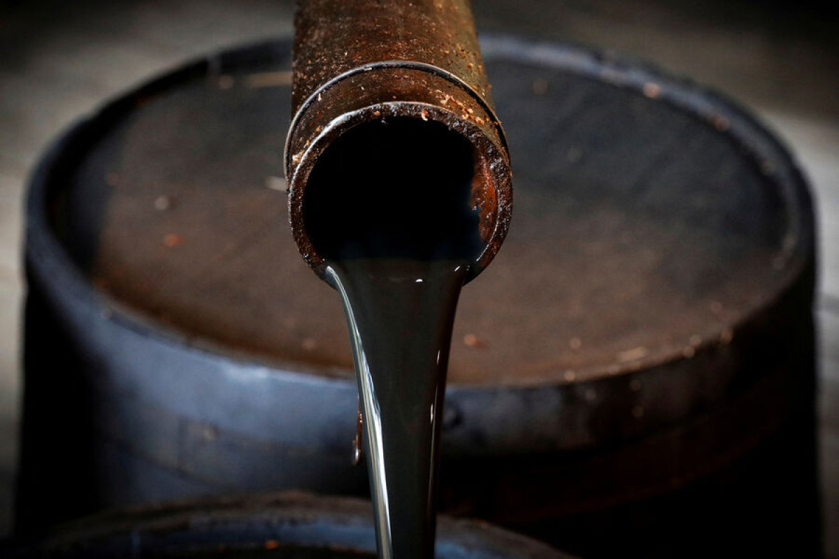 ЕС согласовал потолок цен на нефтепродукты из России на уровне 100 долларов за баррель