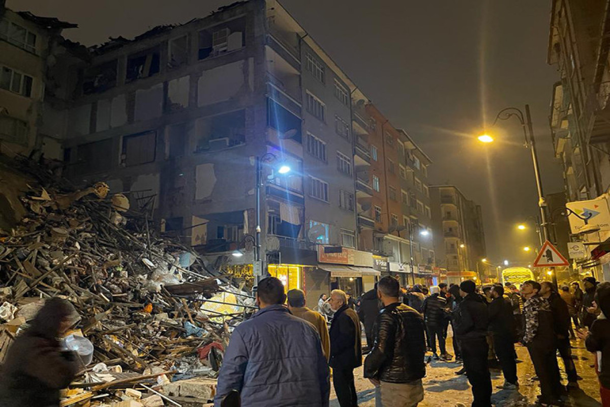 В Турции число погибших в результате землетрясения превысило 76 человек-ОБНОВЛЕНО-5 