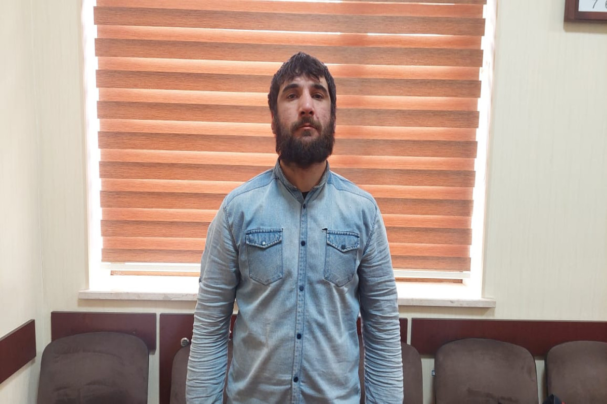 Küçədə azyaşlını döyən şəxs saxlanılıb