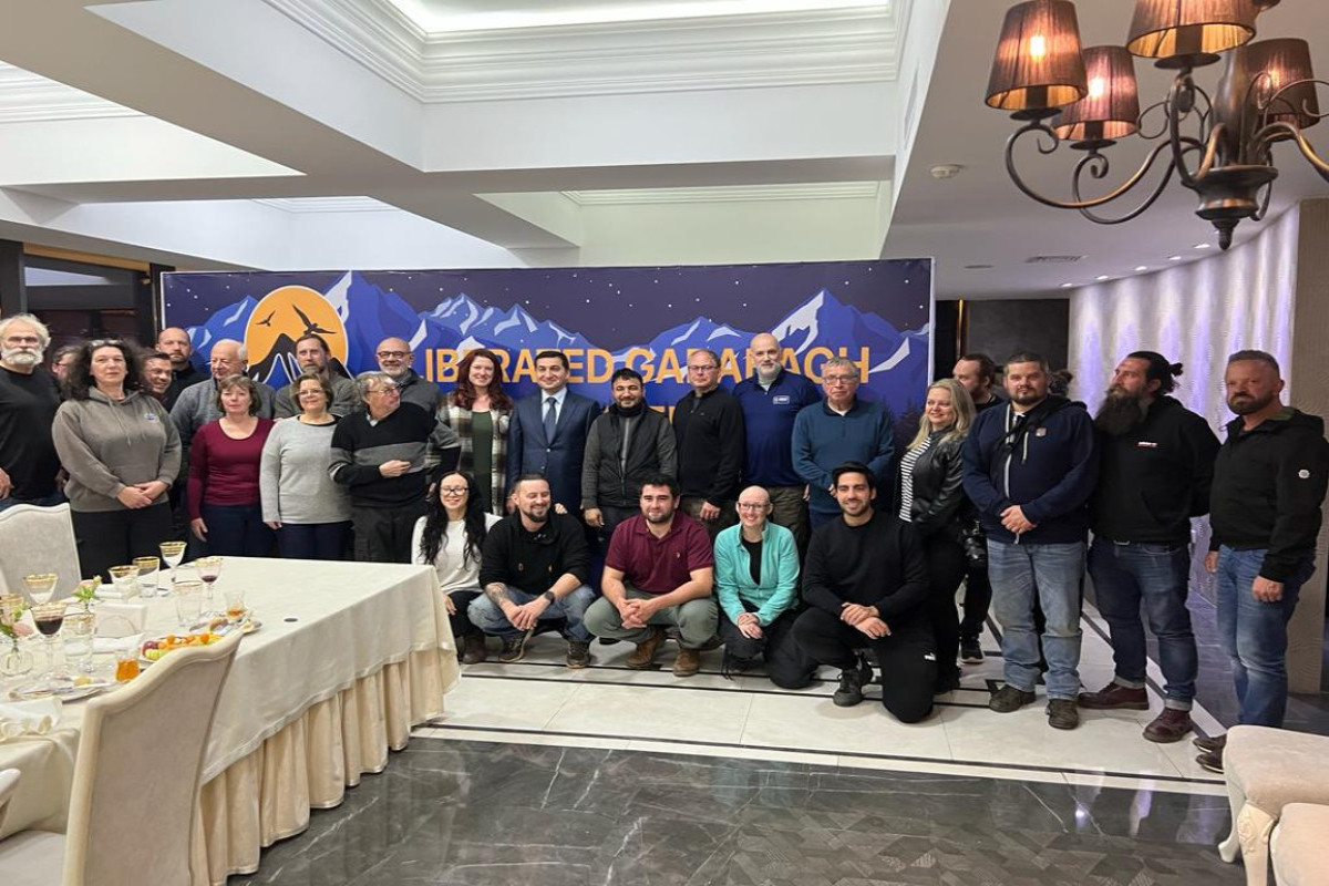 Хикмет Гаджиев встретился с иностранцами, посетившими освобожденные территории
