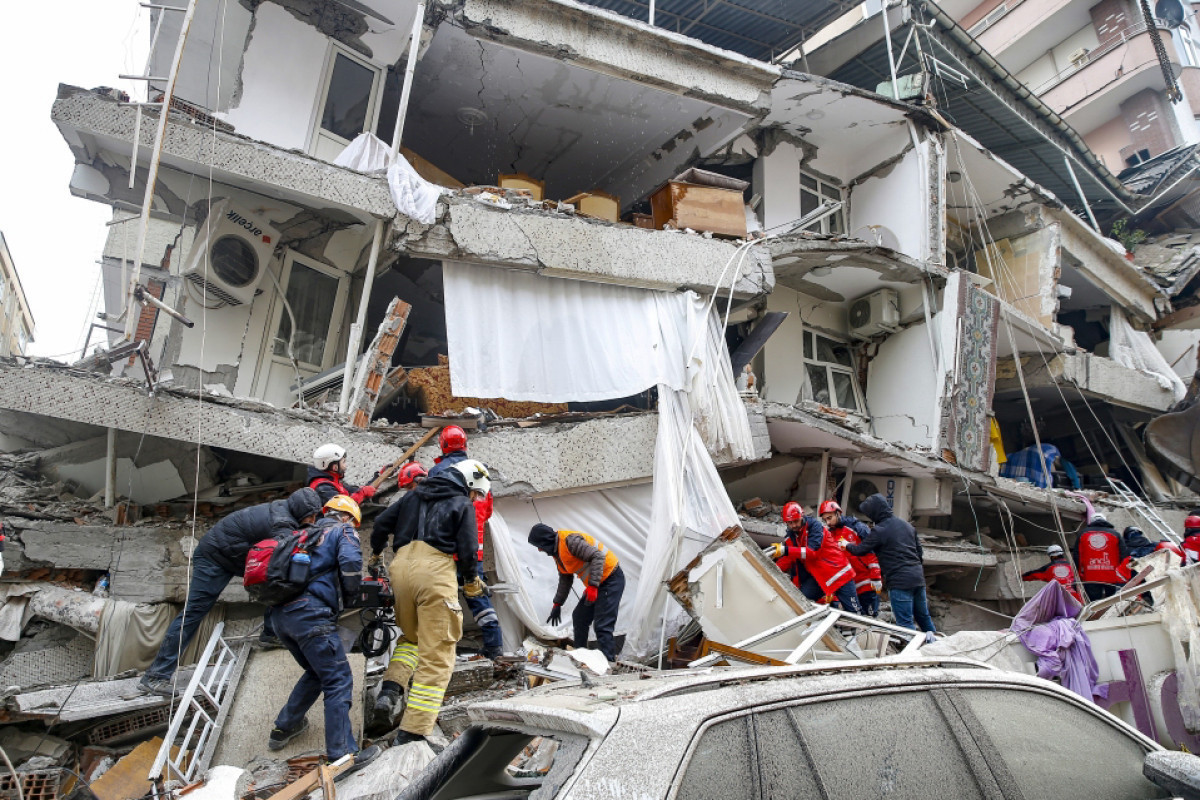 Число погибших при землетрясении в Турции достигло 5 894, ранены 34 810 человек-ОБНОВЛЕНО-4 