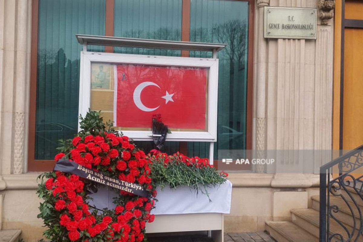 Gəncədə Türkiyə konsulluğunda zəlzələdə həlak olanların xatirəsi anılıb - FOTO 