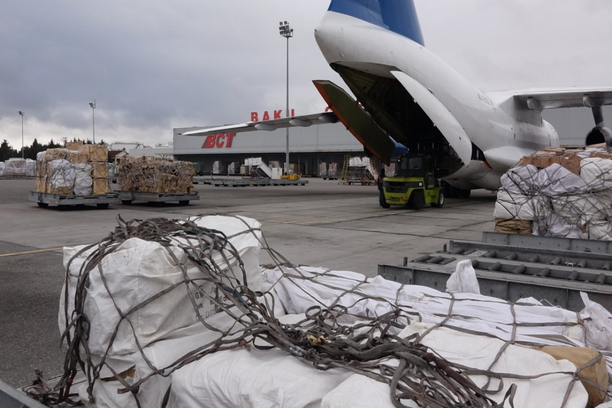 По указанию Президента Азербайджана, очередной самолет с грузом помощи МЧС вылетел в Турцию-ВИДЕО 
