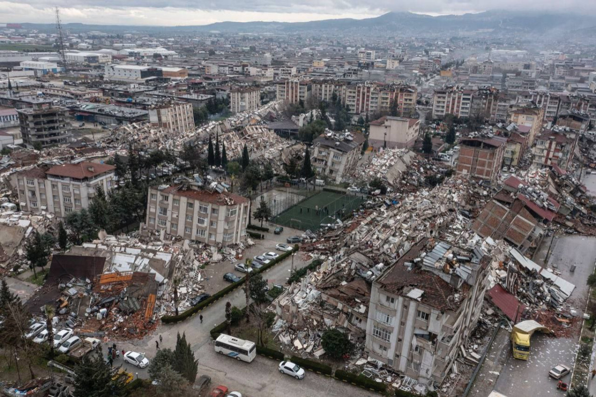 Türkiyənin zəlzələ baş vermiş 10 əyalətində fövqəladə vəziyyət elan edilib
