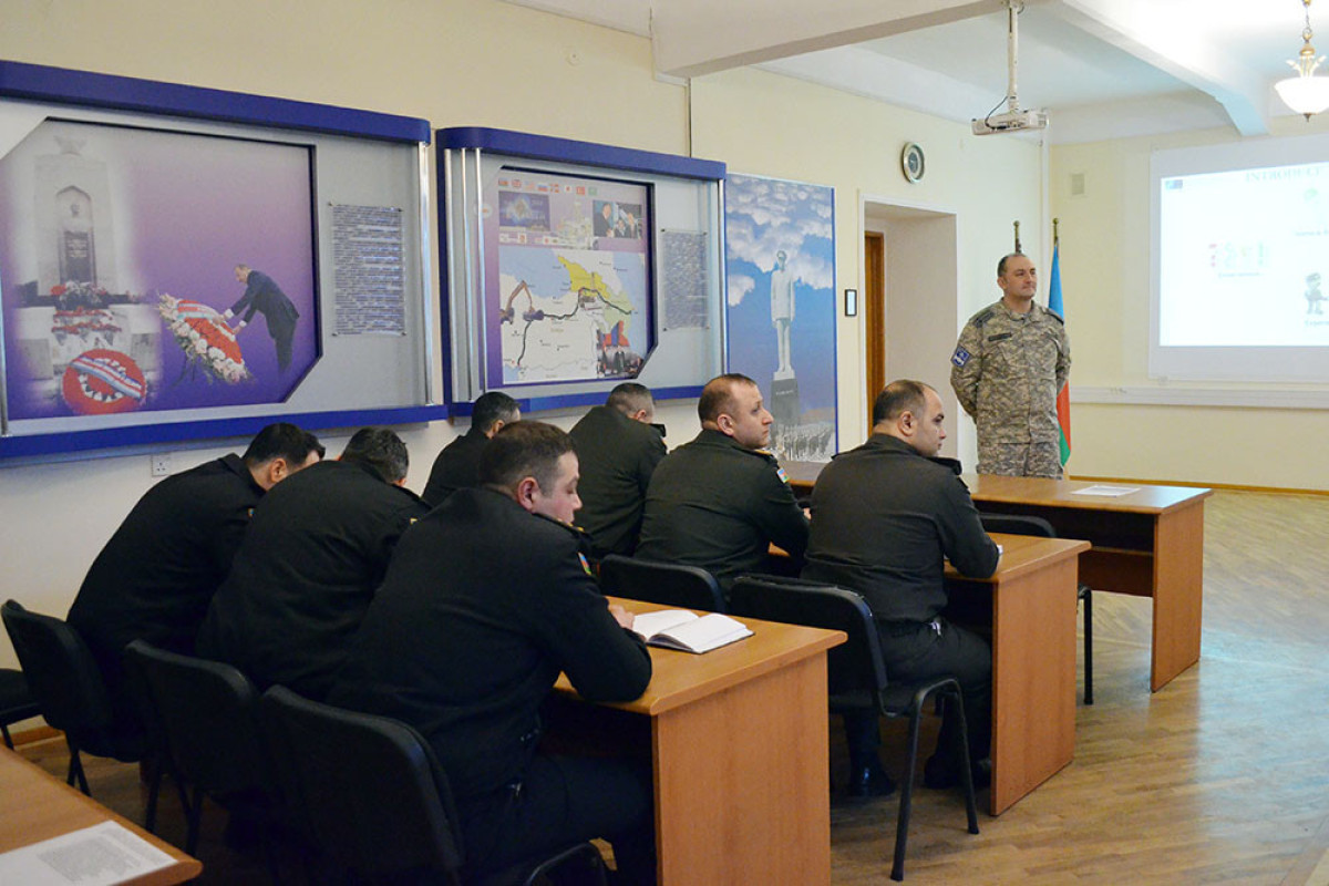 В Баку проводится учебный курс НАТО-<span class="red_color">ФОТО