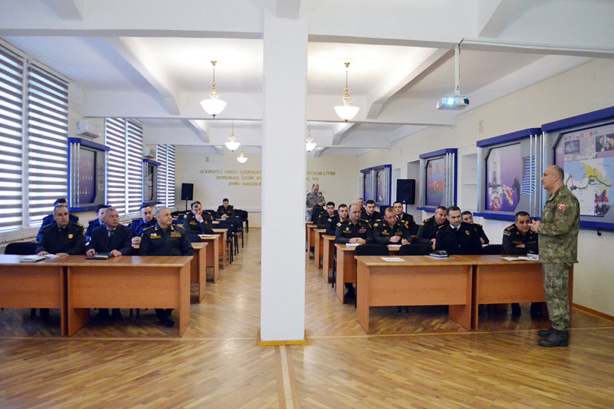 В Баку проводится учебный курс НАТО-ФОТО 