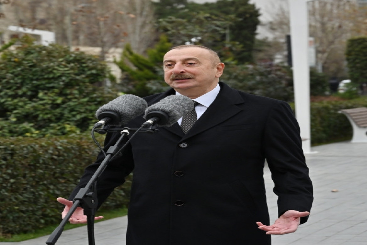 Президент Ильхам Алиев принял участие в открытии памятника Тофику Гулиеву в Баку
