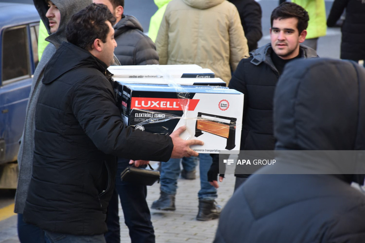 Bakıda Türkiyə üçün təşkil edilən yardım kampaniyası davam edir - FOTOLENT 