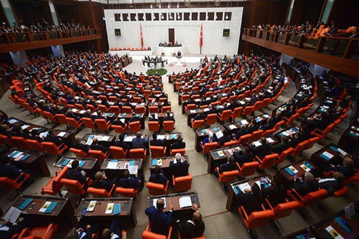 Парламент Турции утвердил решение о введении ЧП в 10 провинциях - ОБНОВЛЕНО 