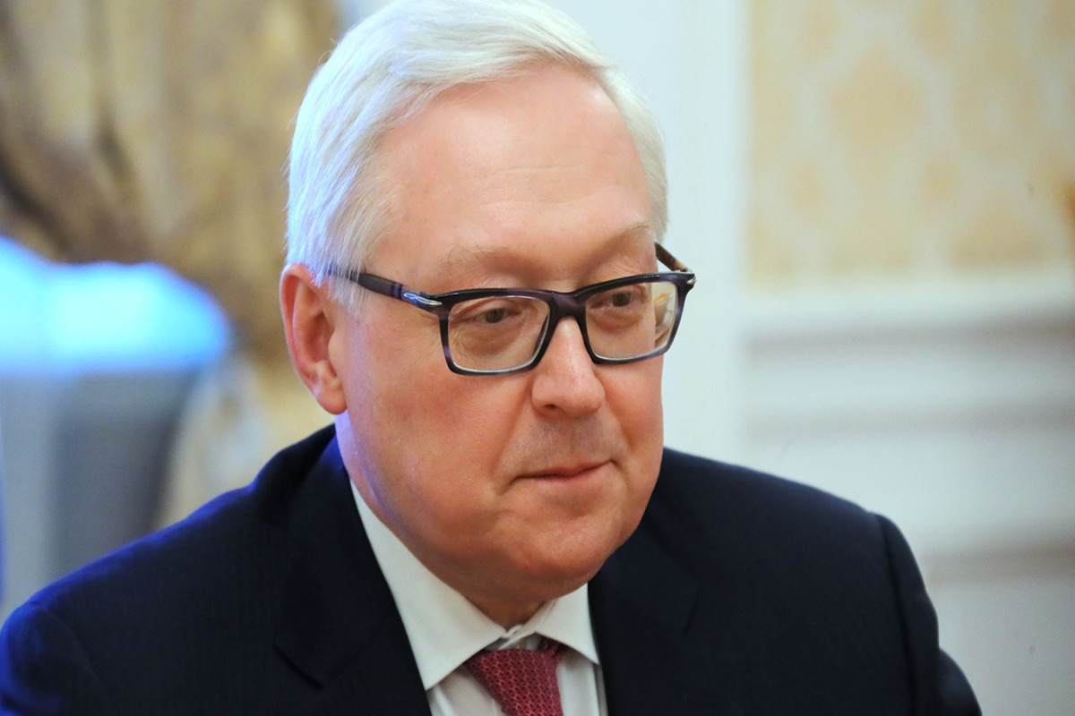 Москва обсуждает вопрос трехсторонней встречи глав МИД России, Азербайджана и Армении
