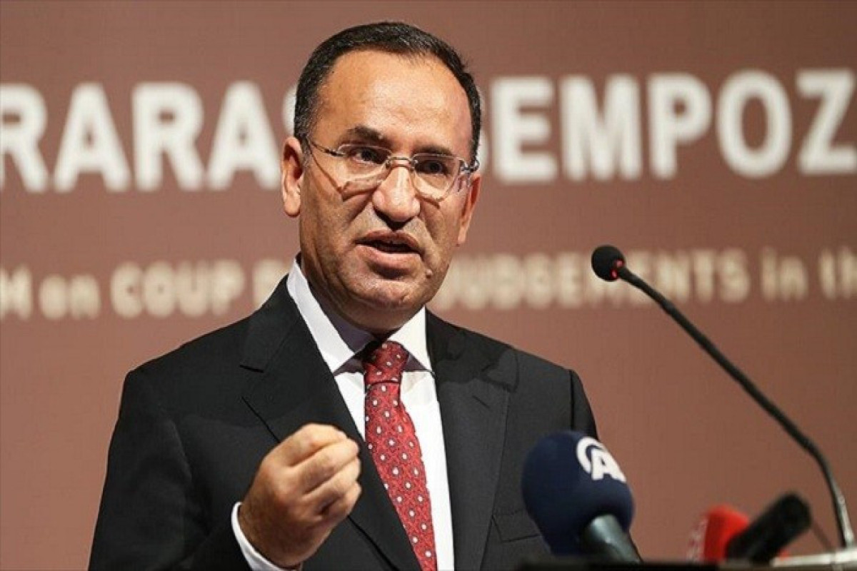 Türkiyə ədliyyə naziri: Zəlzələdə dağıntıya məruz qalmış binalarla bağlı araşdırmalar başlayıb