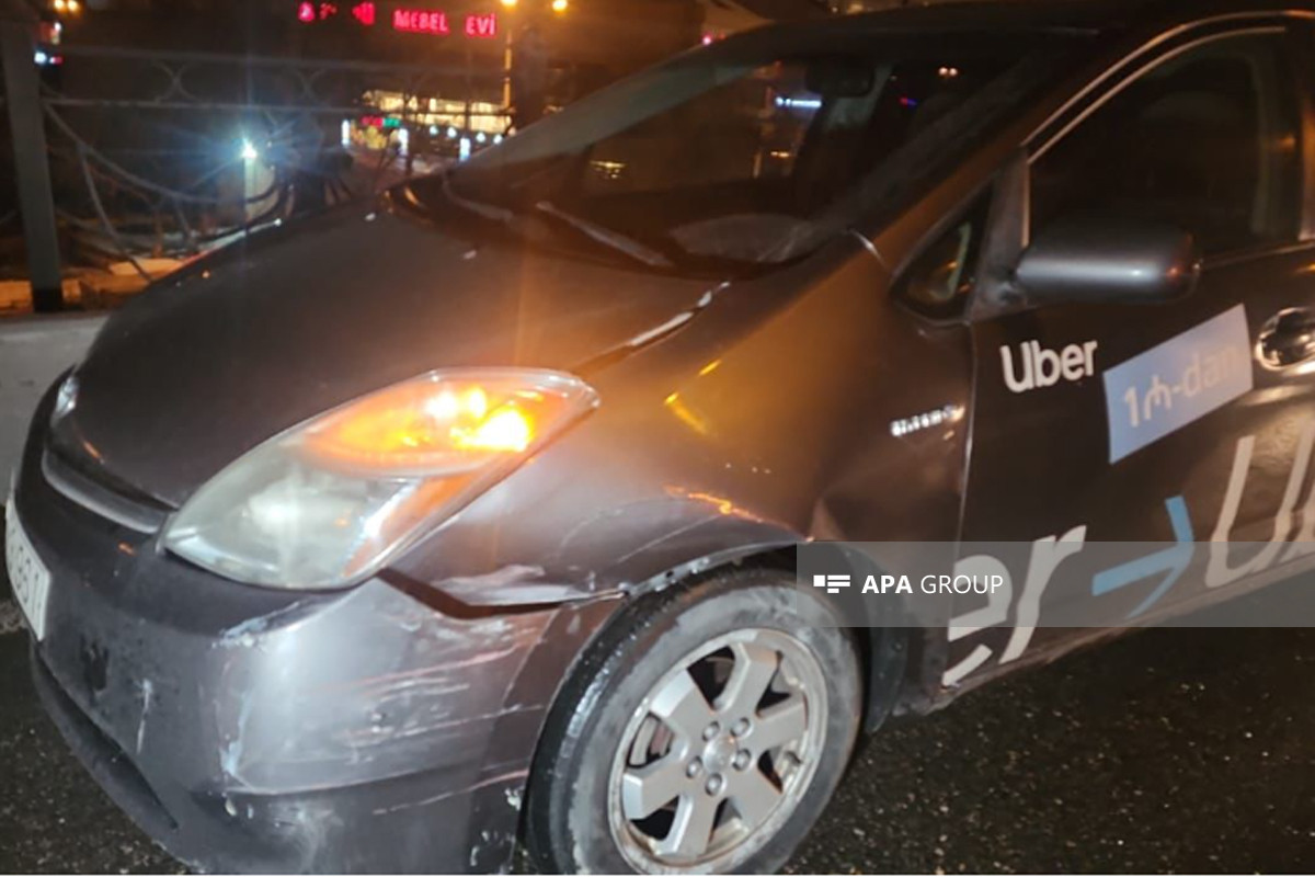 Bakıda körpünün buz bağlaması 7 avtomobilin toqquşmasına səbəb olub - FOTO 