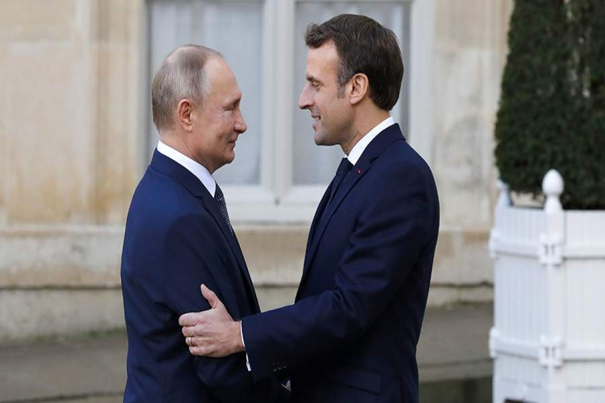 Makron Putinin "Fəxri Legion" ordenindən məhrum edilməsini istisna etmir