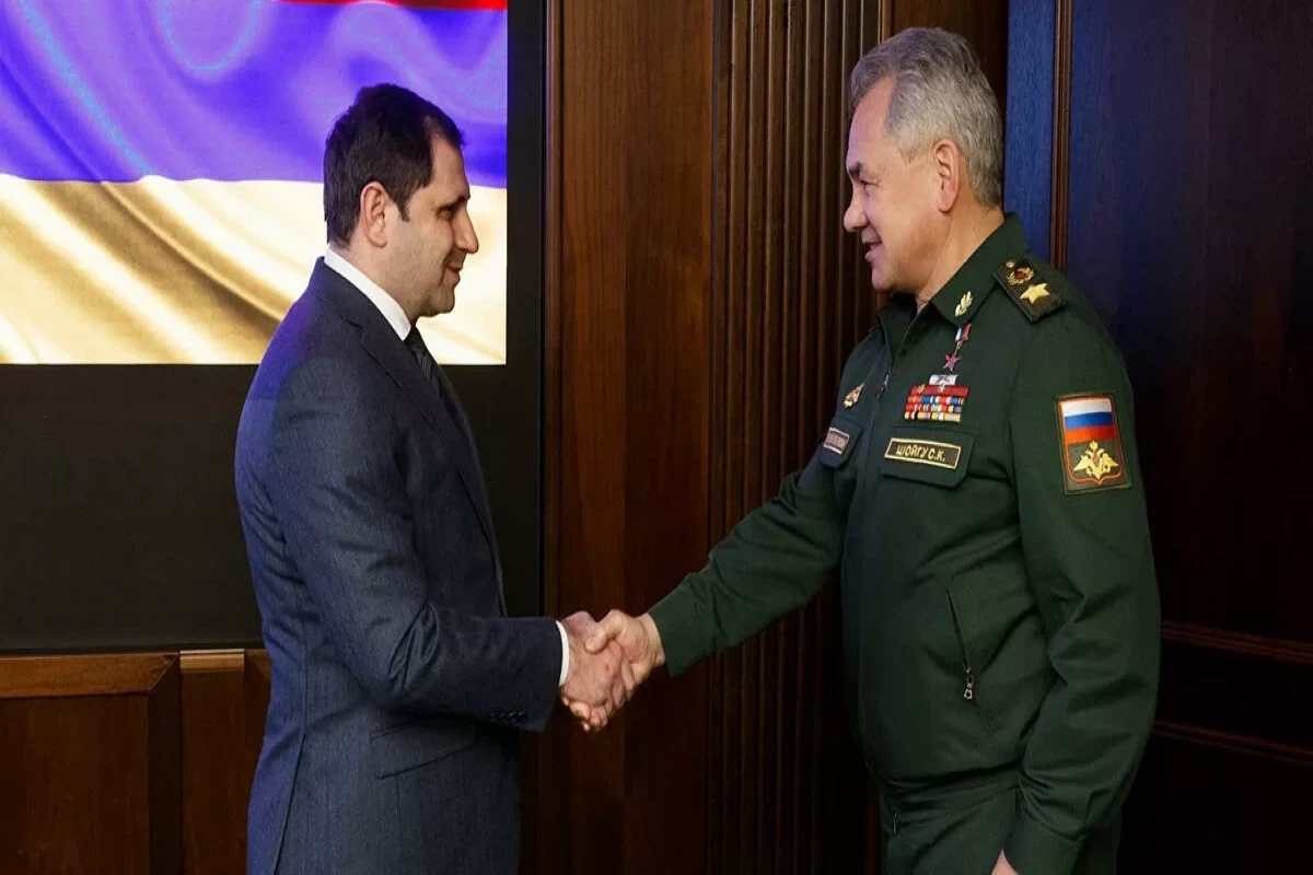 Ermənistan və Rusiyanın müdafiə nazirləri regional təhlükəsizliyi müzakirə edib