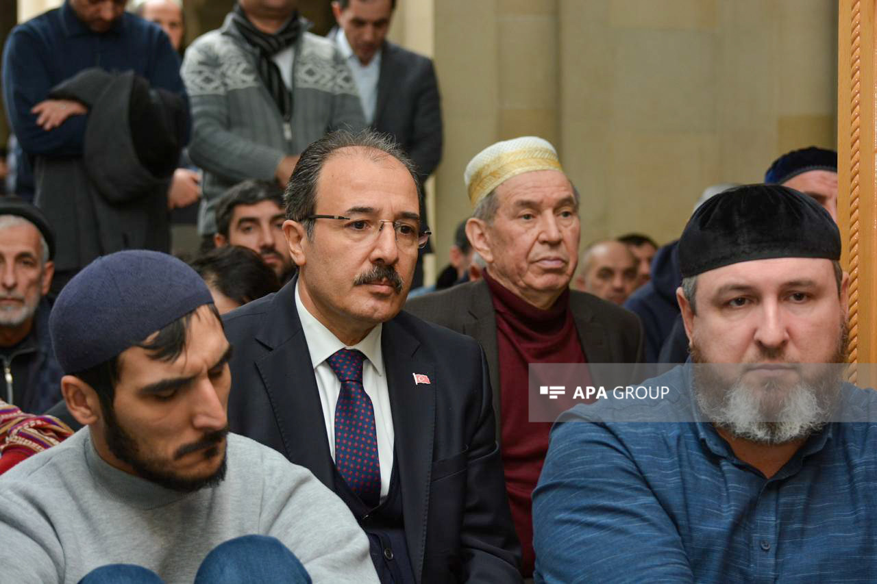 Azərbaycan məscidlərində Türkiyədəki zəlzələdə ölənlər üçün cənazə namazı qılınıb - FOTO 