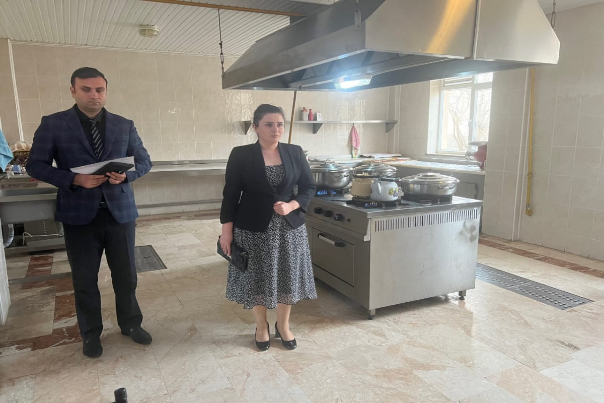 Naxçıvan Ombudsmanı internat məktəbində uşaqlara baş çəkib - FOTO 