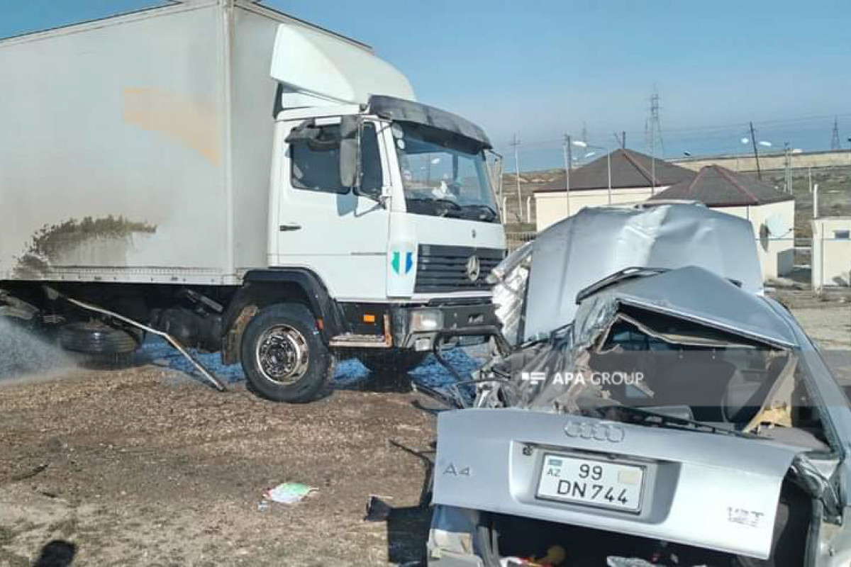 Traffic accident leaves 4 dead in Baku's Siyazan district