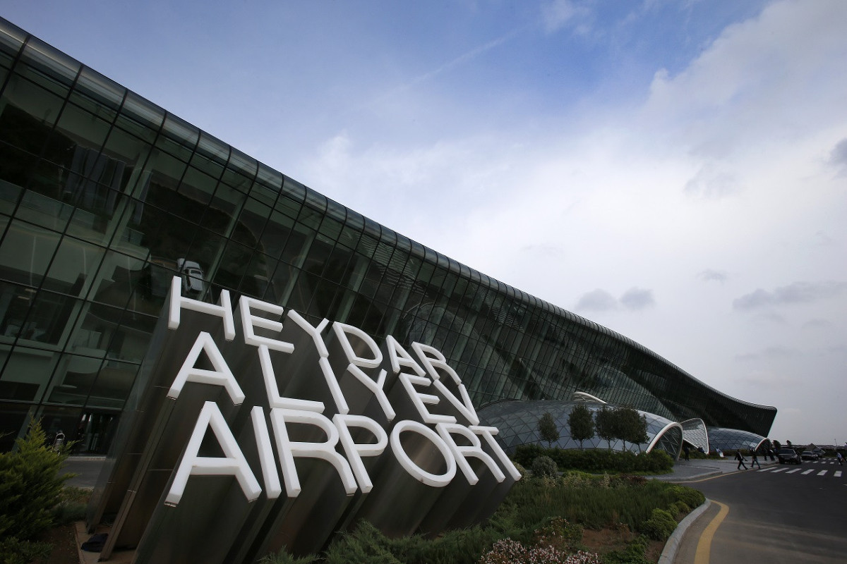 Самолет Дубай-Махачкала из-за сильного тумана совершил экстренную посадку в аэропорту Баку