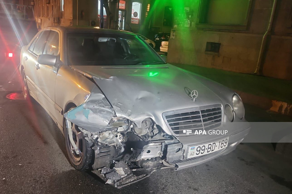 Paytaxtda iki avtomobil toqquşub, xəsarət alan var - FOTO 