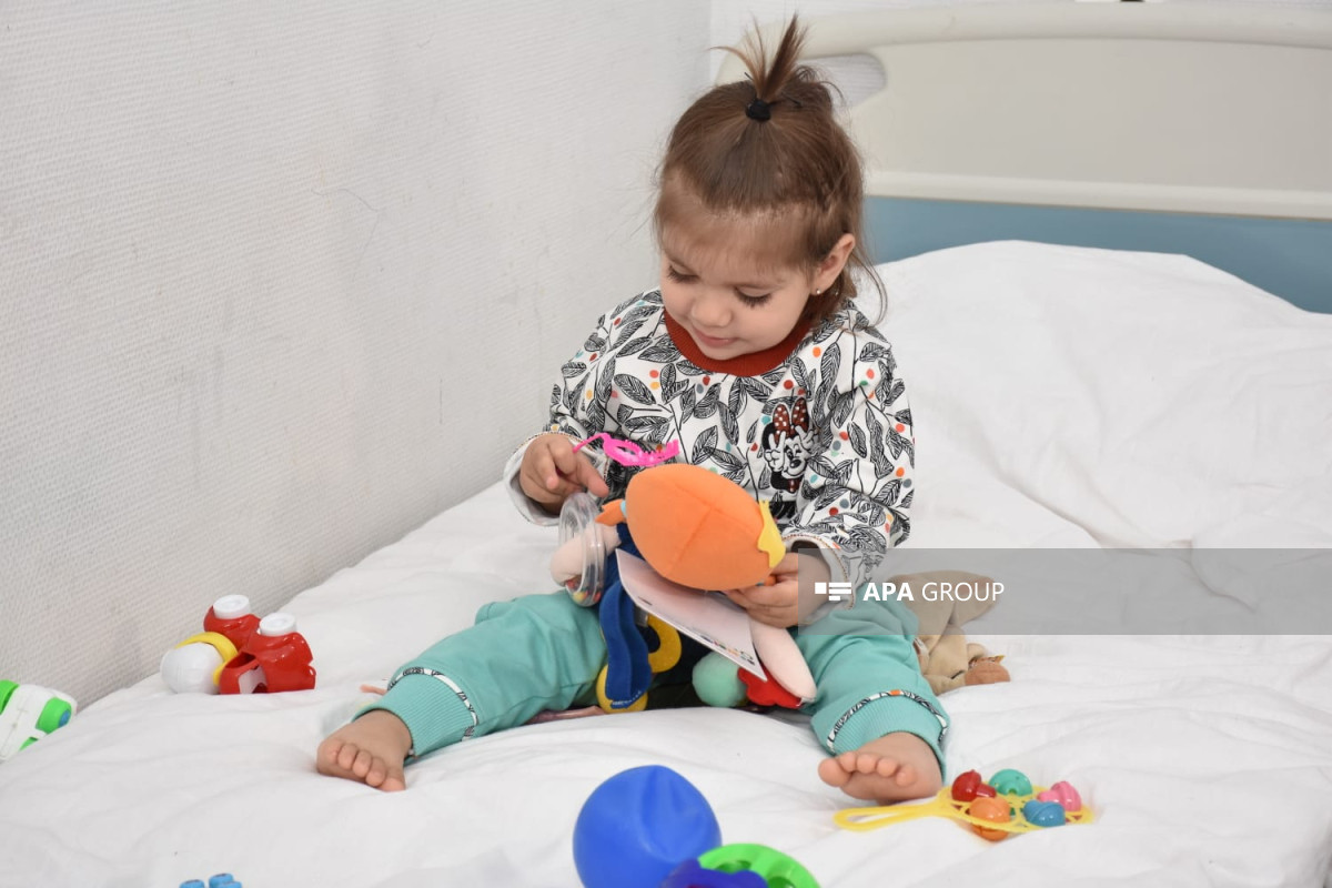 Türkiyədən gətirilən uşaqlar müalicədən sonra ailələri ilə birlikdə sığınacağa aparılacaqlar  - FOTO 