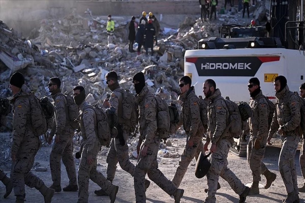 Türkiyə XİN: Fəlakət zonasında 80 ölkənin xilasediciləri işləyir