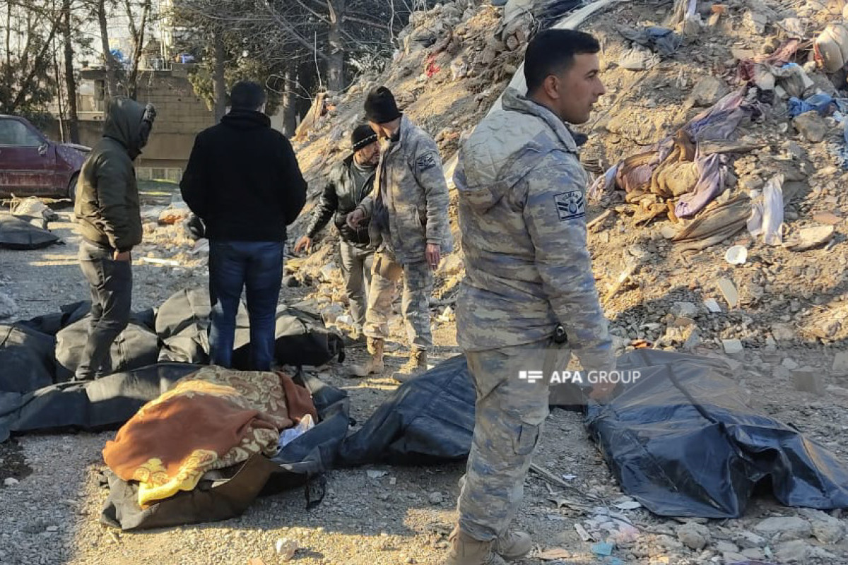 FHN Kahramanmaraşda daha 11 nəfərin cəsədini dağıntılar altından çıxarıb - FOTO 