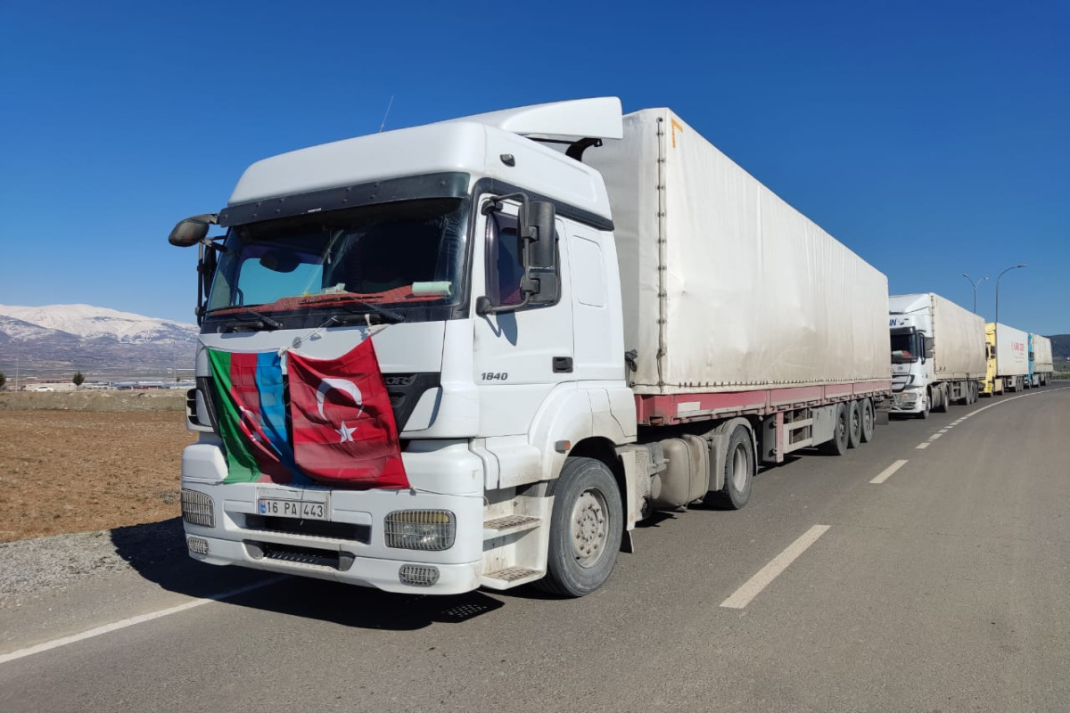 FHN-in növbəti humanitar yardımından ibarət üçüncü avtomobil karvanı Türkiyəyə çatıb - VİDEO 
