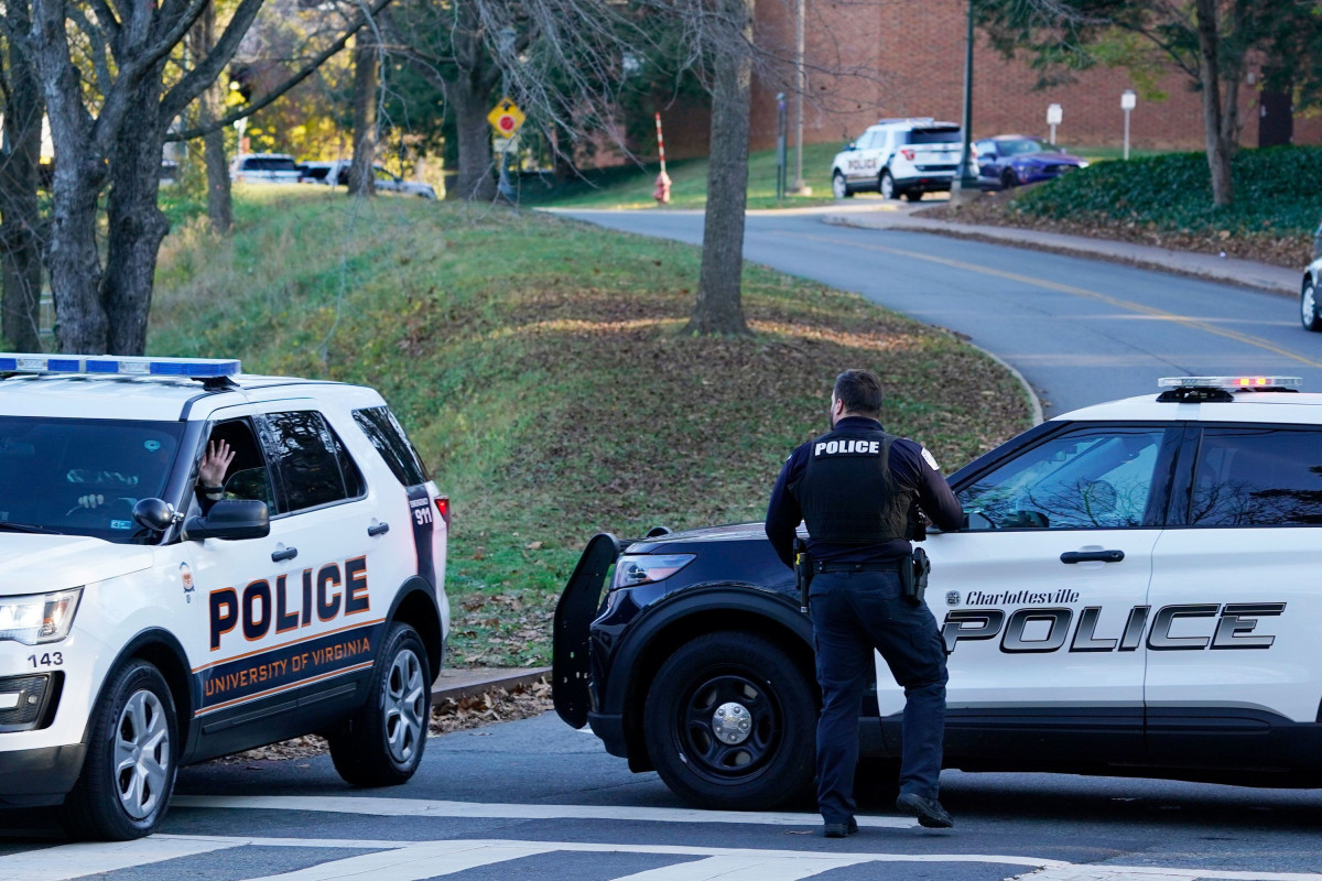 Three students killed in Michigan campus shooting -PHOTO 