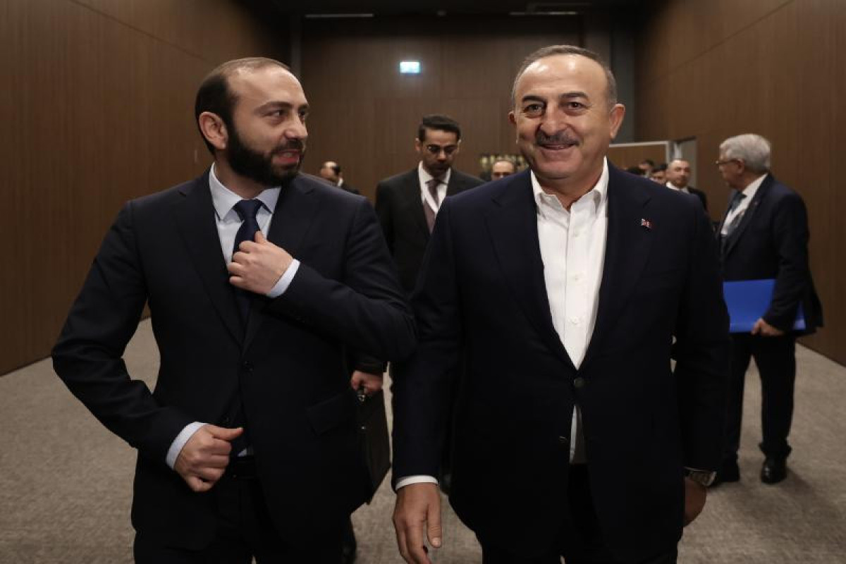 Ankarada Ermənistan və Türkiyə XİN başçılarının təkbətək görüşü başlayıb