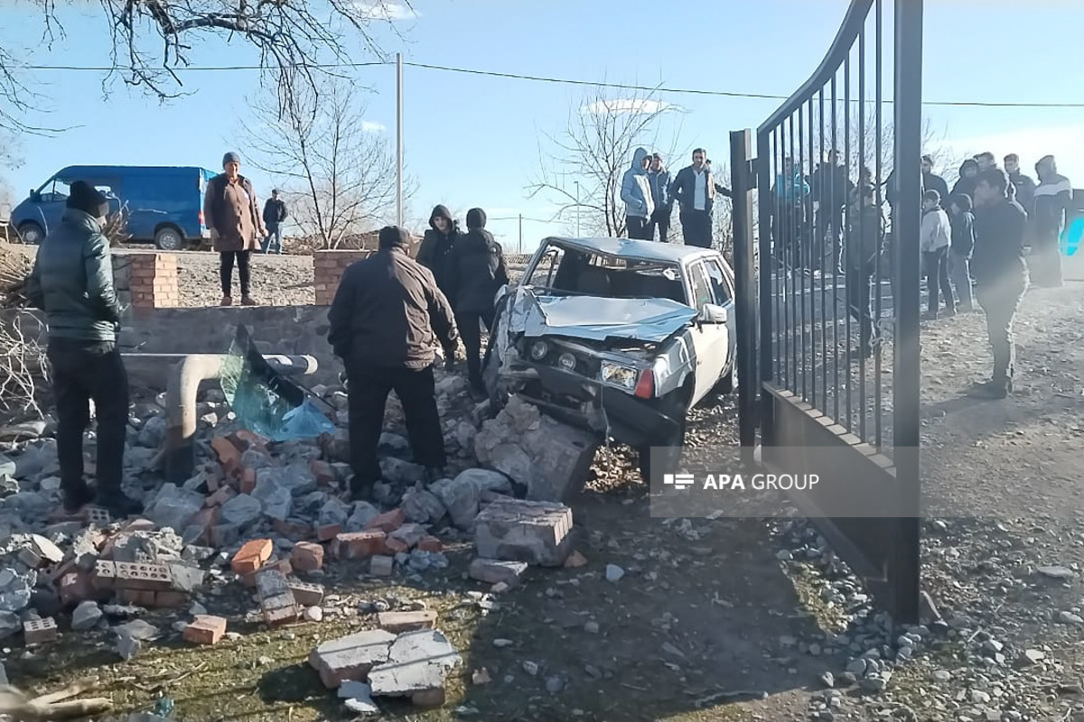 Oğuzda avtomobil aşıb, xəsarət alan var - FOTO 