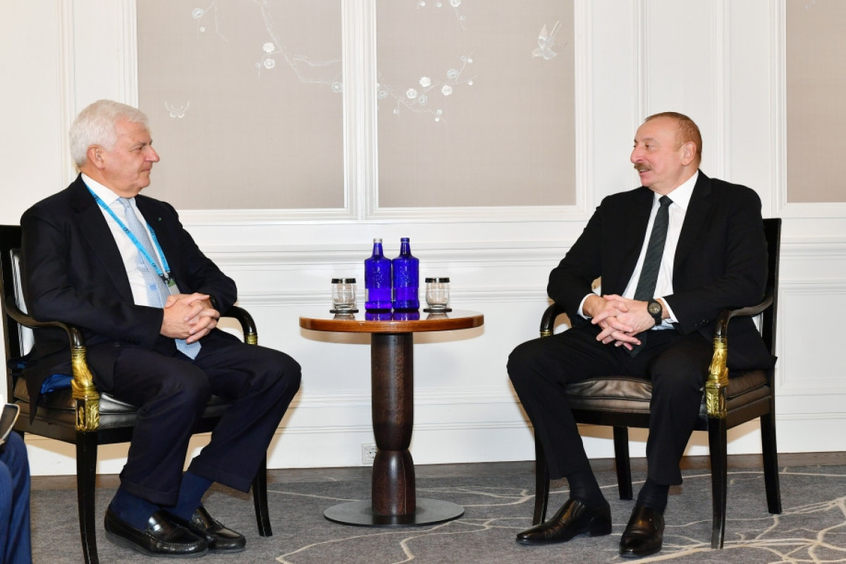 Prezident İlham Əliyev Münxendə "Leonardo" şirkətinin baş icraçı direktoru ilə görüşüb - YENİLƏNİB 