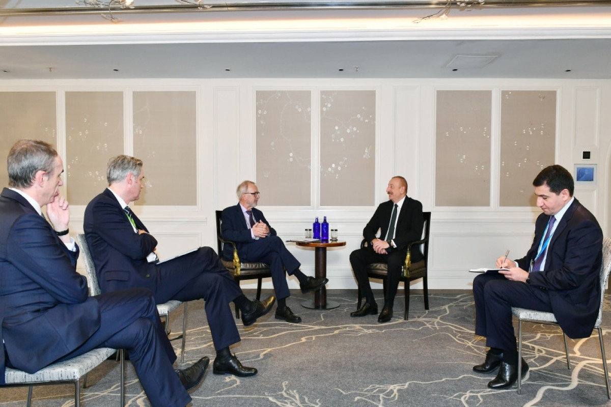 Dövlət başçısı Münxendə Avropa İnvestisiya Bankının prezidenti ilə görüşüb