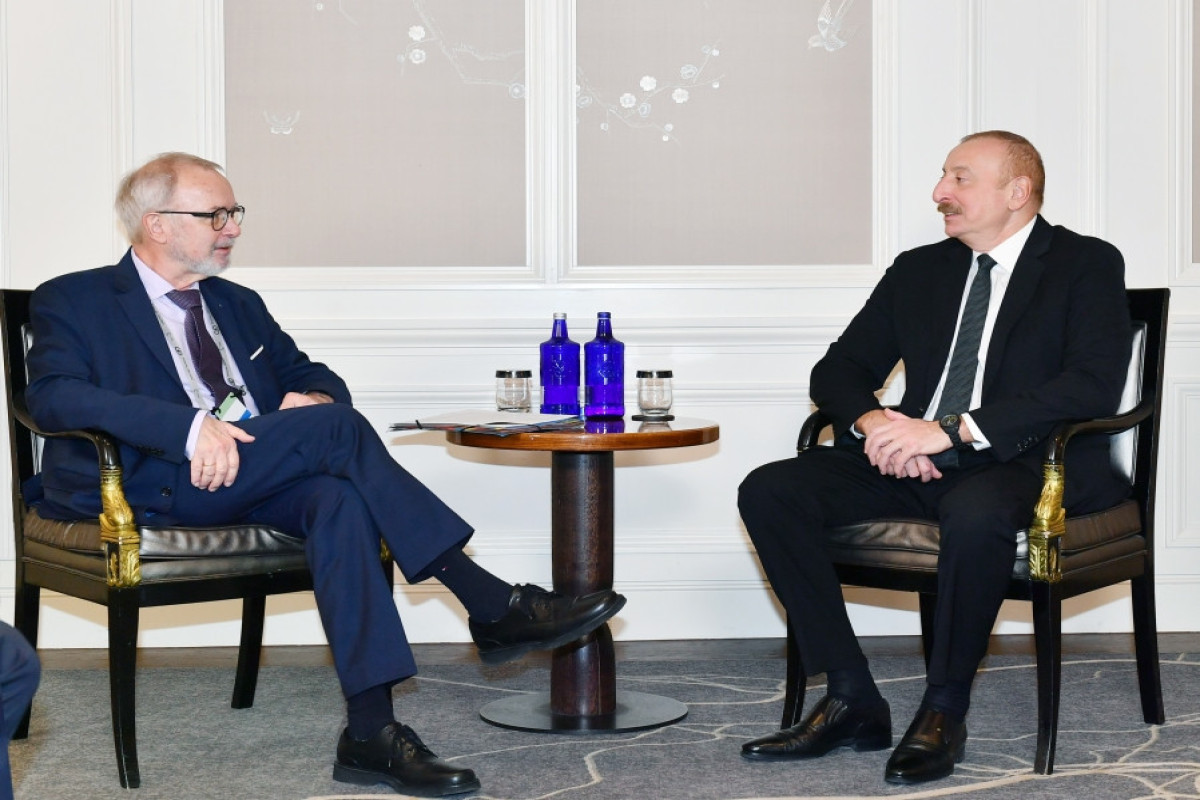 Dövlət başçısı Münxendə Avropa İnvestisiya Bankının prezidenti ilə görüşüb