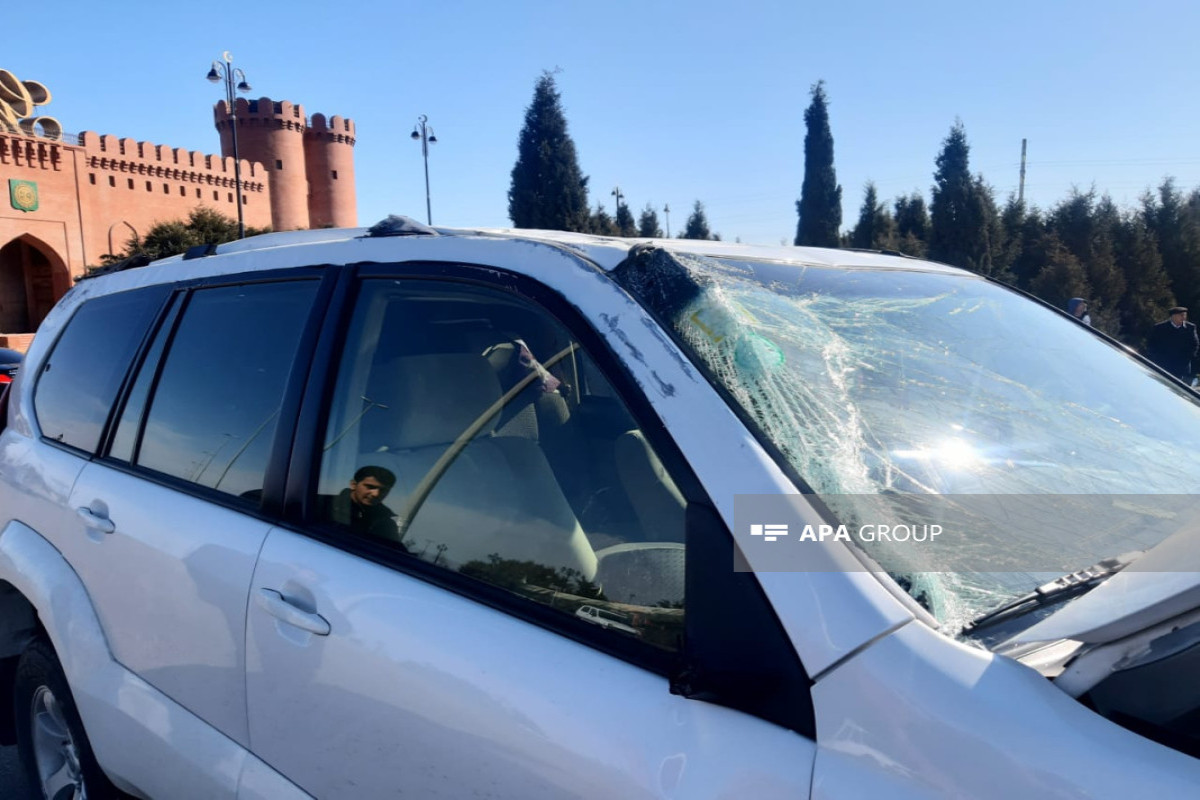 Gəncədə iki maşın toqquşub, xəsarət alanlar var - FOTO 
