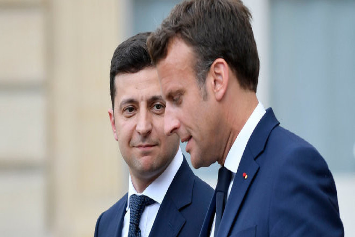 Makron Zelenski ilə Kiyevə hərbi yardımın artırılmasını müzakirə edib