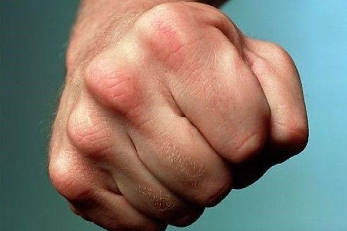 Samux sakini həmkəndlisini yumruqla öldürüb
