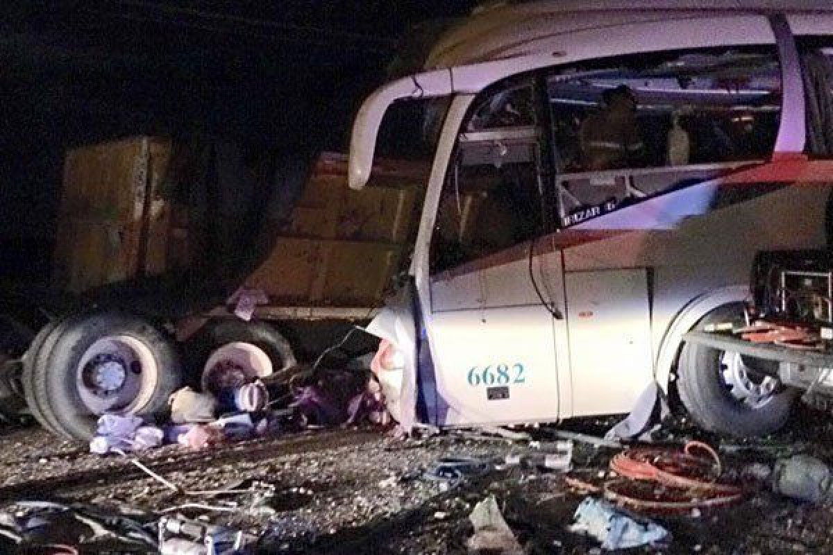 Meksikada miqrantları daşıyan avtobus qəzaya uğrayıb, 17 nəfər ölüb
