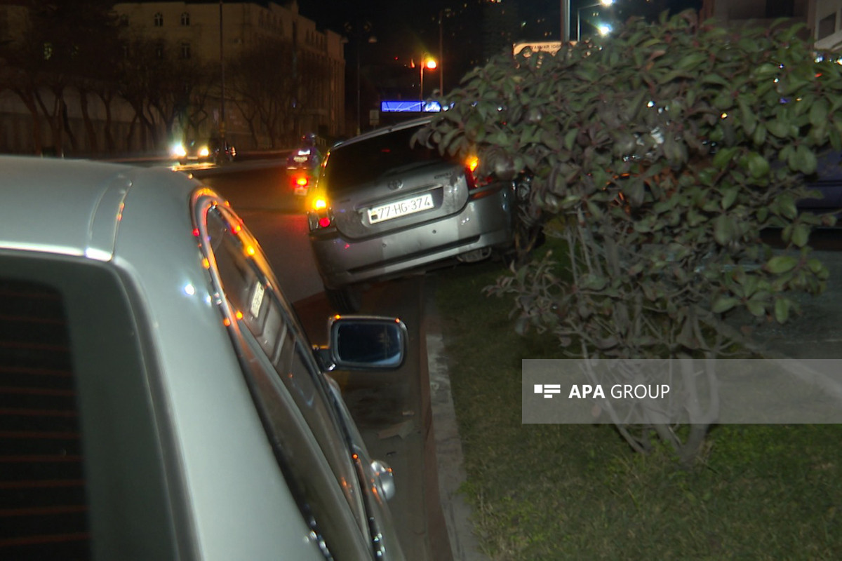 Bakıda 3 avtomobilin iştirakı ilə zəncirvari qəza olub - FOTO 
