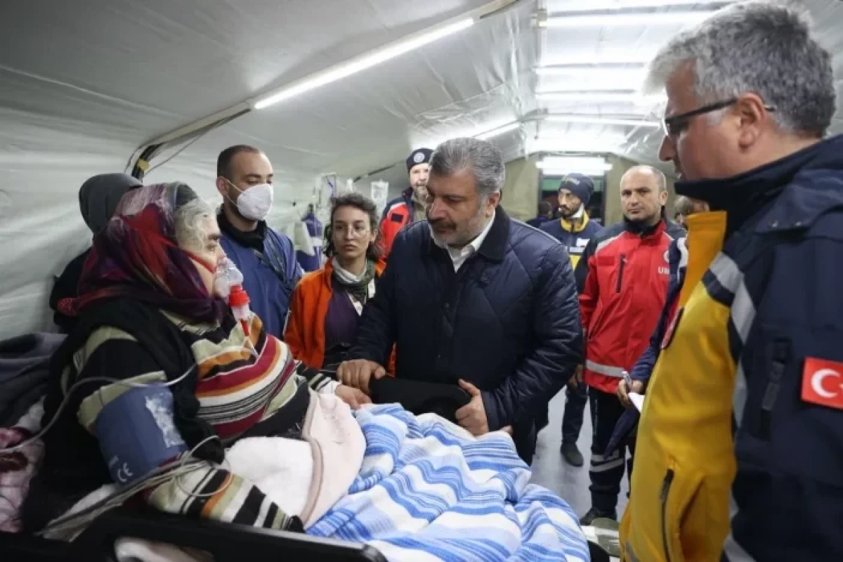 Türkiyənin səhiyyə naziri: "Zəlzələdə yaralanan 294 nəfərdən 18-nin vəziyyəti ağırdır" - FOTO 