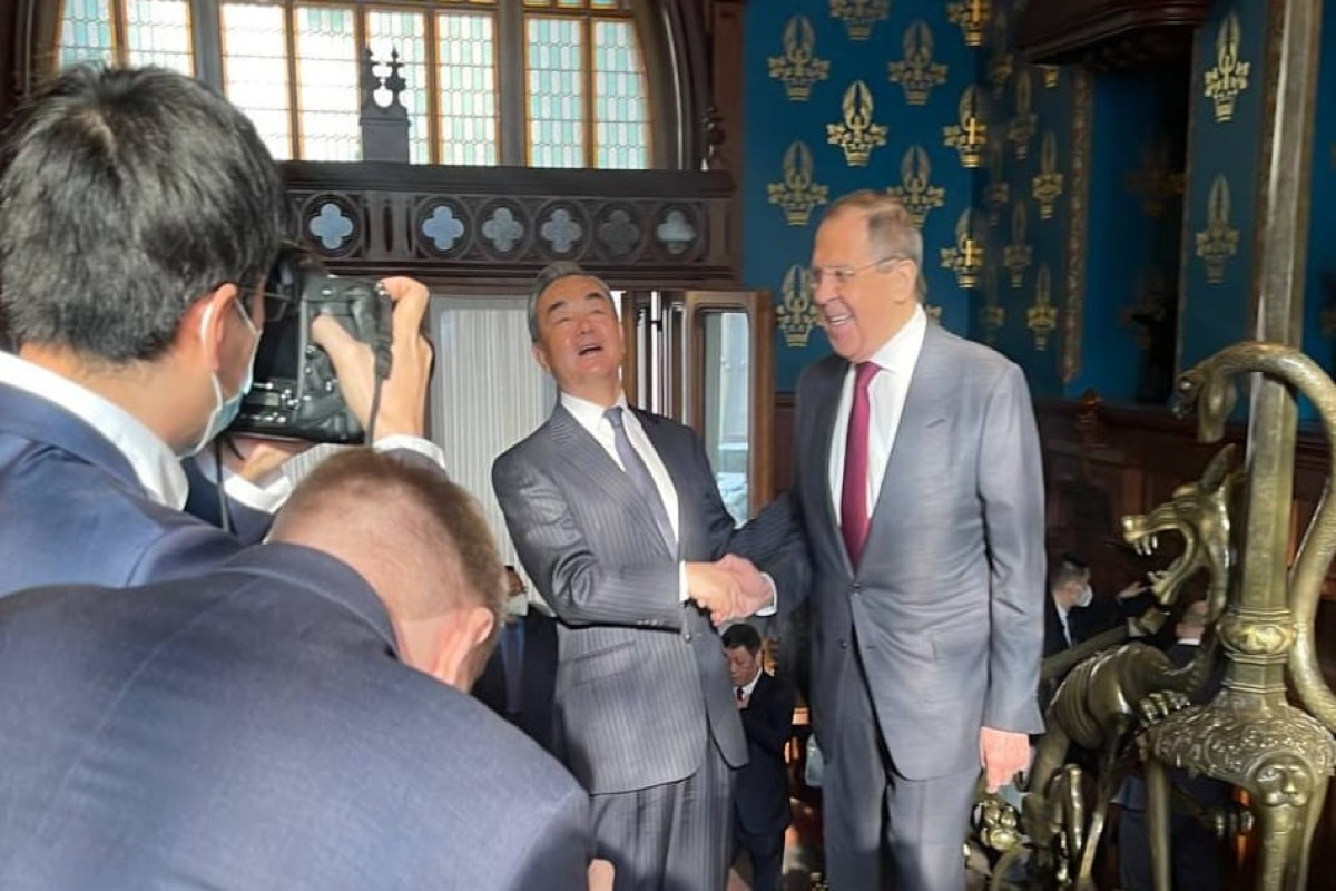 В Москве проходит встреча  между Лавровым и Ван И
