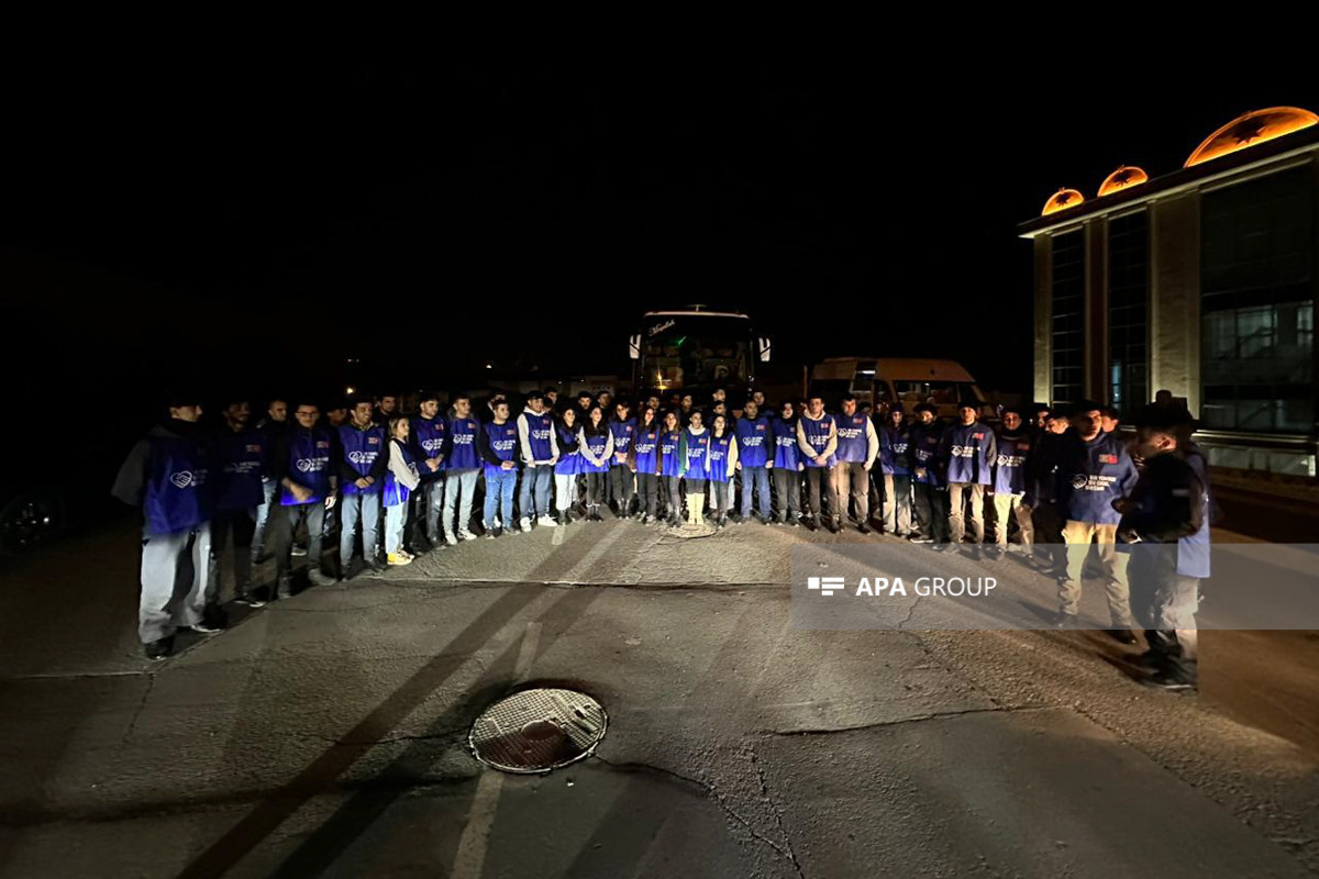 Azərbaycan könüllülərinin növbəti heyəti Türkiyədə zəlzələ bölgəsinə yola düşüb