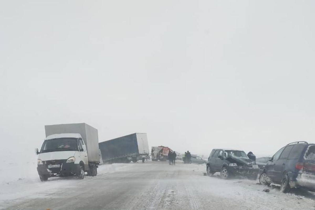В ДТП в  Казахстане столкнулись 11 автомобилей