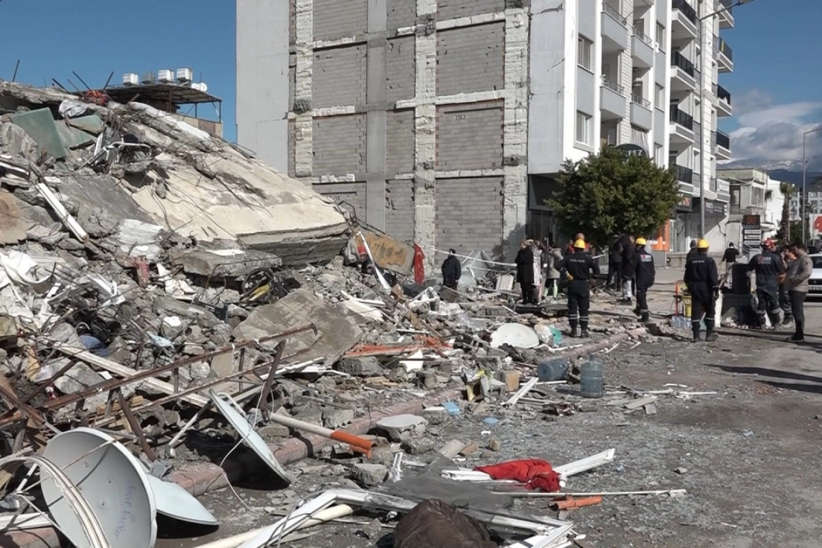 Сулейман Сойлу: Поисково-спасательные работы почти завершены, осталось два здания в Хатае